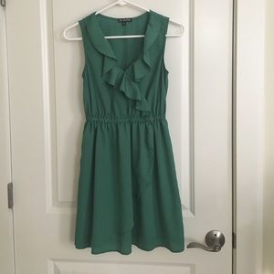 Green sleeveless flowy dress