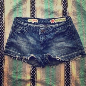 Size 9 Hot Kiss denim shorts.