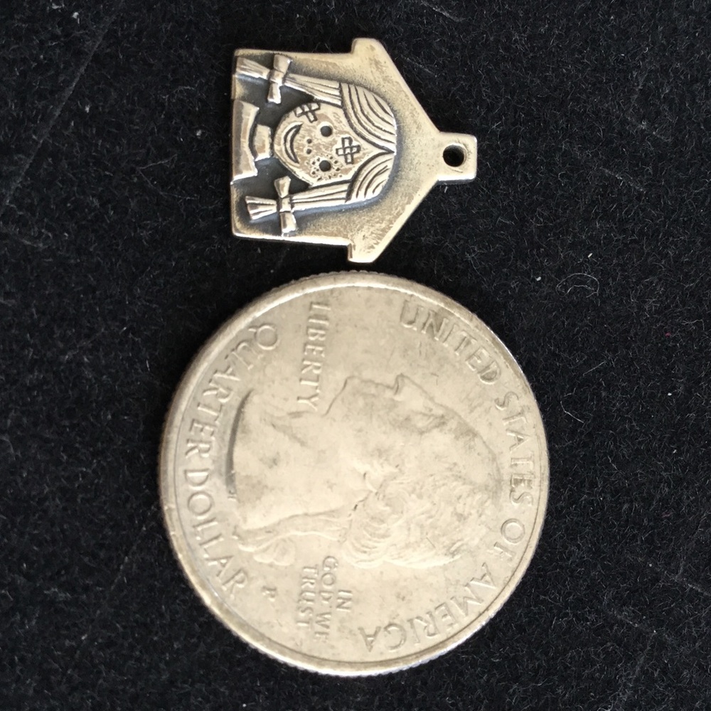 💯 % Pre-owned James Avery Camp Mystic Charm