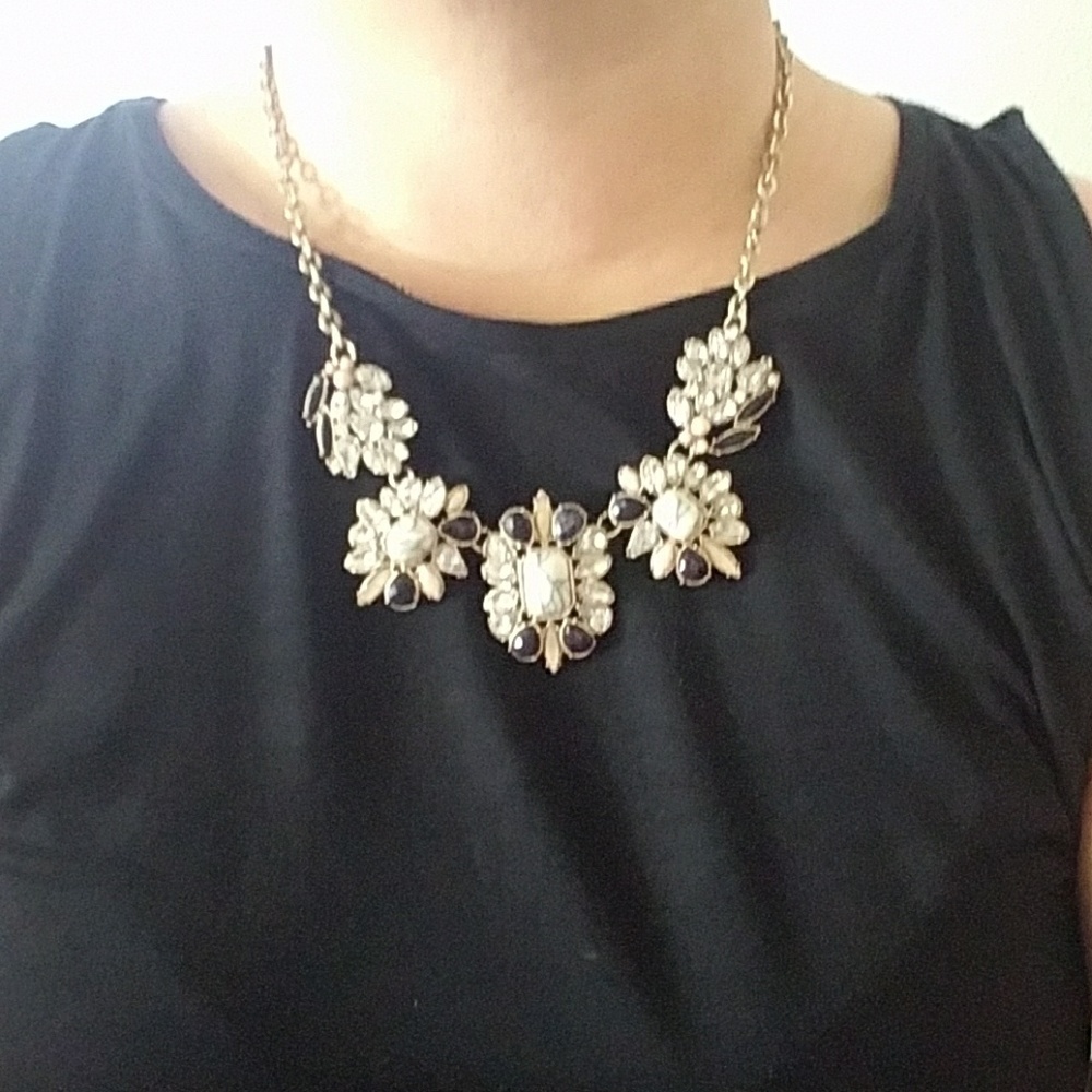 LOFT stone statement necklace - only worn once!