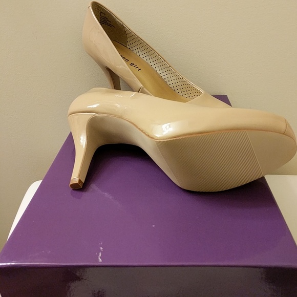 New Madden Girl Pumps - Picture 2 of 2