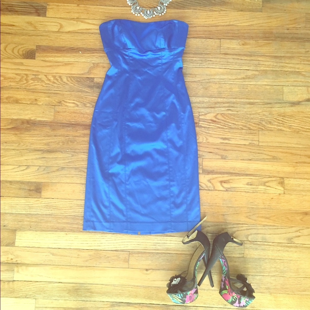 Vibrant blue Bebe club or cocktail dress 😍