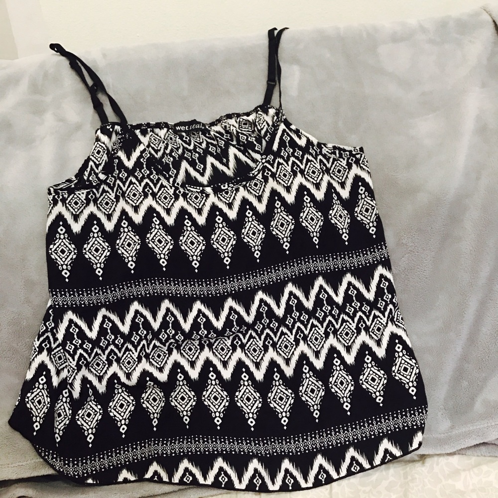 Aztec/Tribal Crop (flowy)