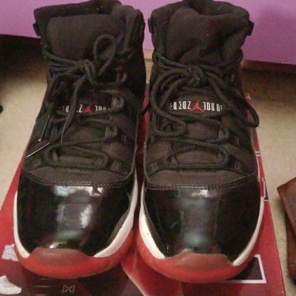 Air Jordan 11 bred