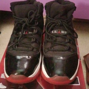 Air Jordan 11 bred