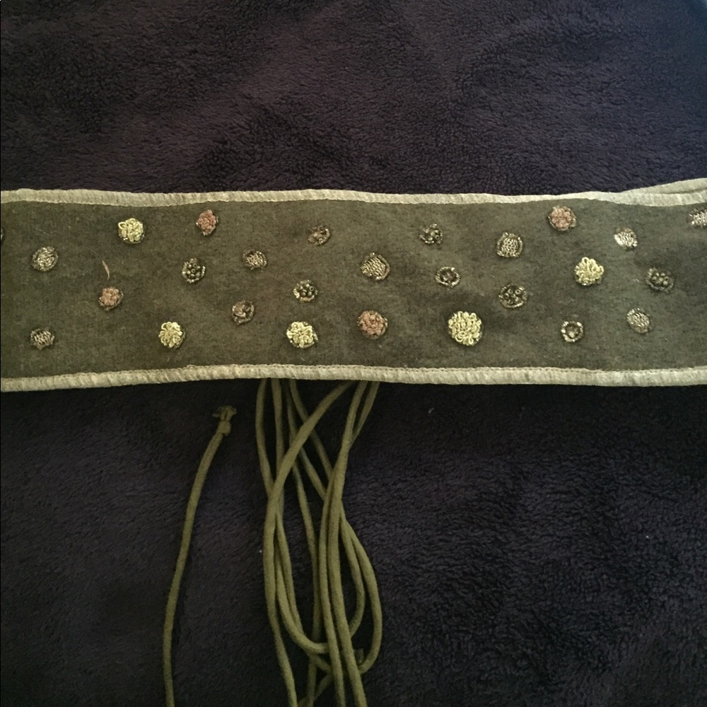 Accent belt