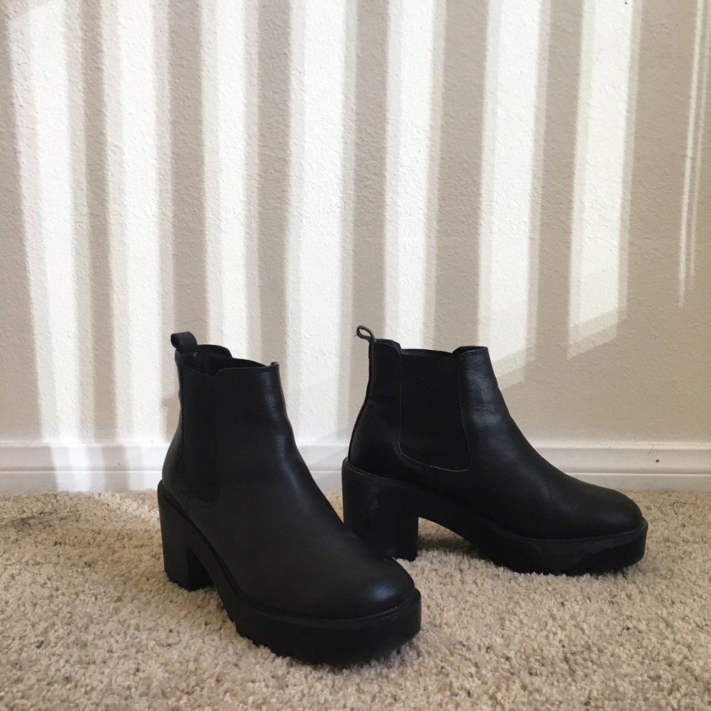 Asos Black Bootie 💖