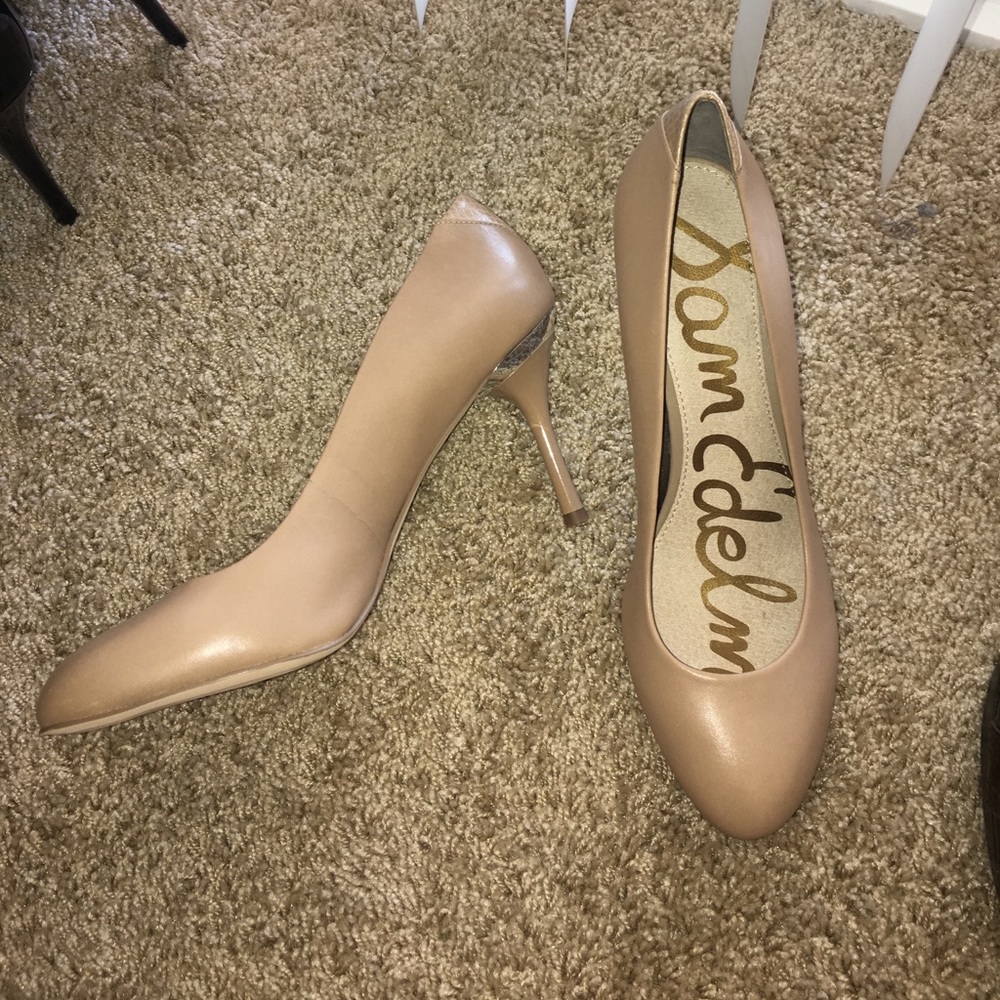 Sam Edelman taupe pumps