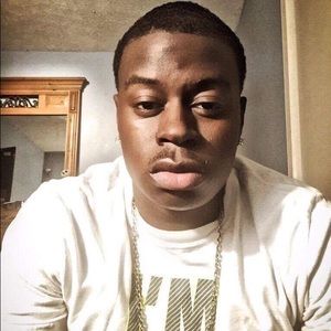 Meet your Posher, Devonte