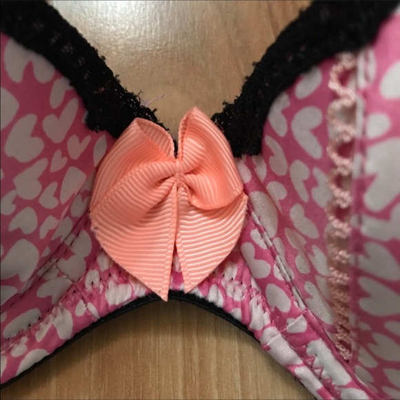 Victoria Secret Bra - Picture 2 of 4