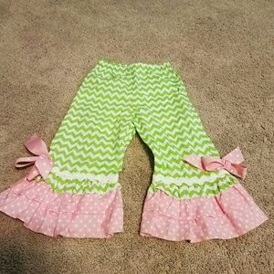 Girls size 4 ruffle pants