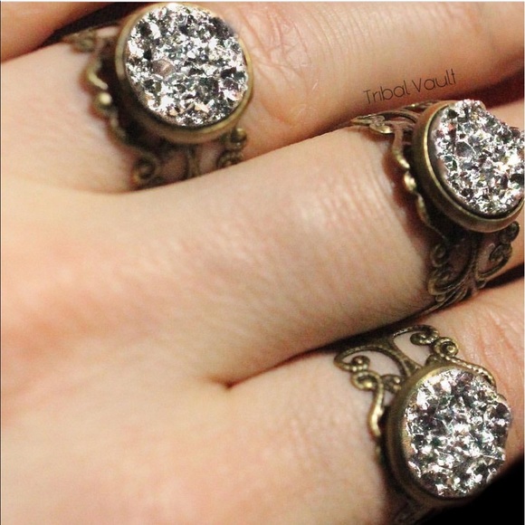 Antique Brass Ring with Druzzy Stone - Picture 1 of 3