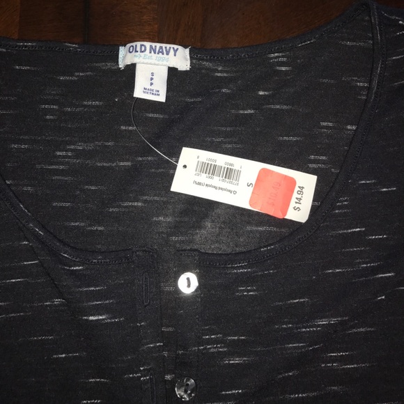 Black and white shirt - Picture 2 of 3