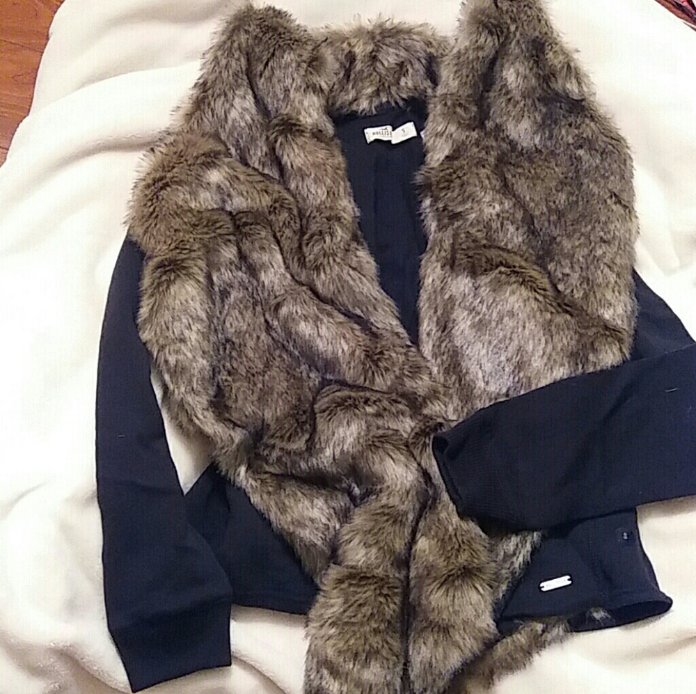 Hollister Fur sweater