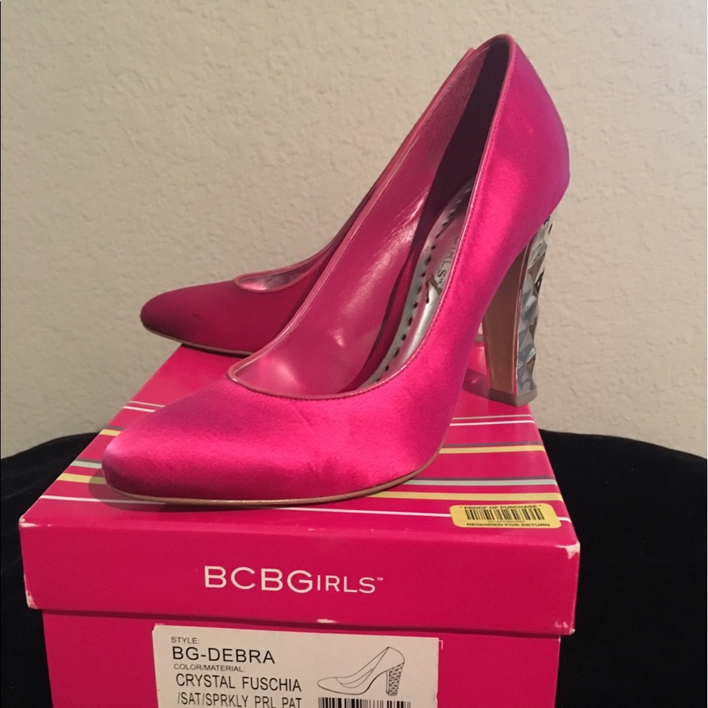 BCBG satin Pink colored heels
