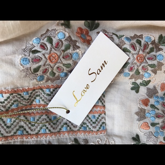 Embroidered summer tank top with tie straps! - Picture 3 of 3