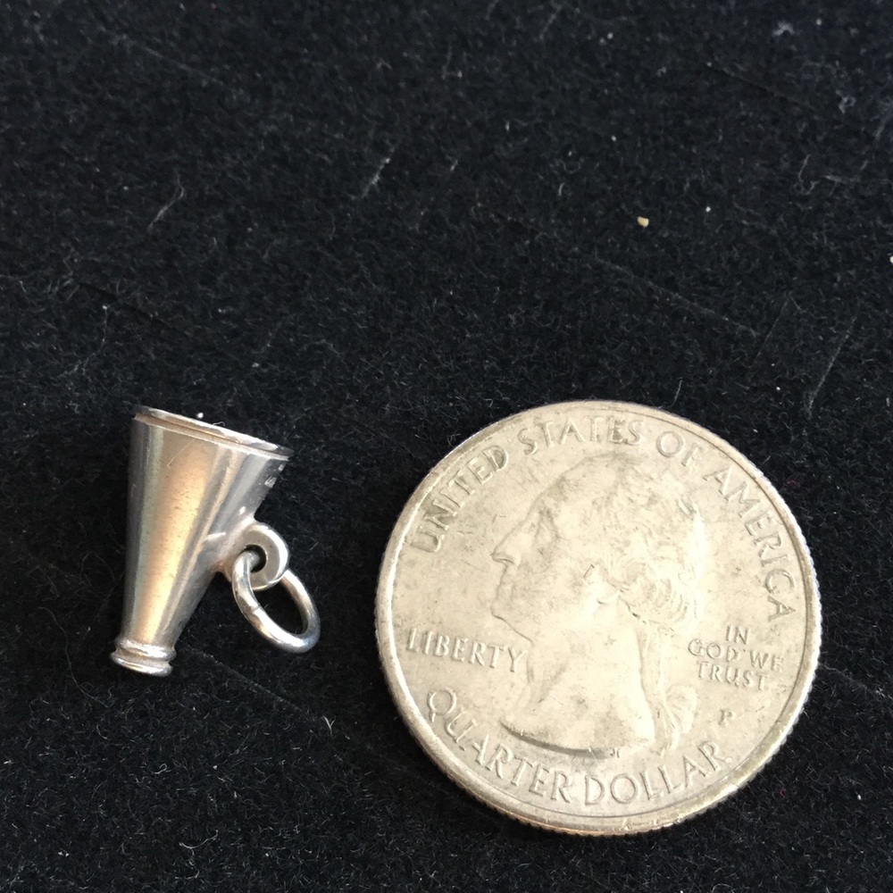 💯 %  James Avery Uncut Megaphone Charm.