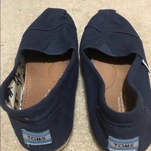 Navy Toms