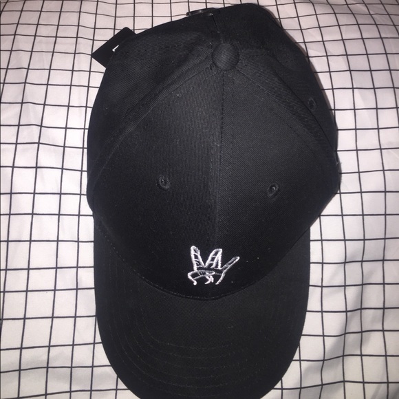 Baseball Cap - Picture 1 of 4