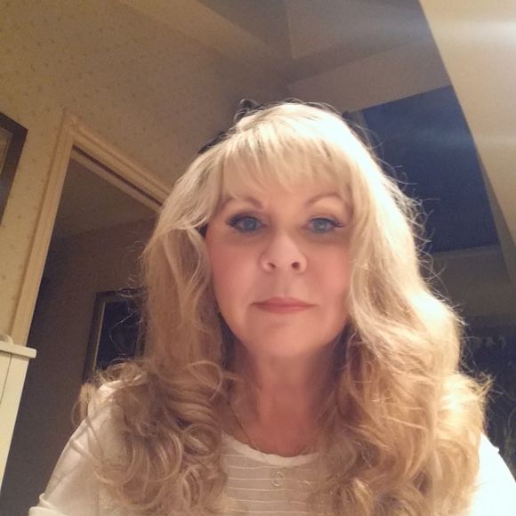 Meet your Posher, Darlene - Picture 1 of 1