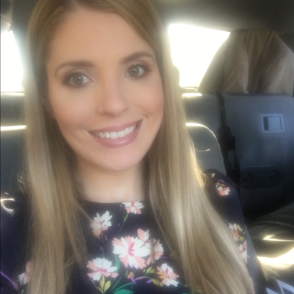 Meet your Posher, Nicole