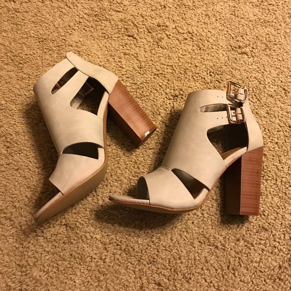 Leila Stone Heels