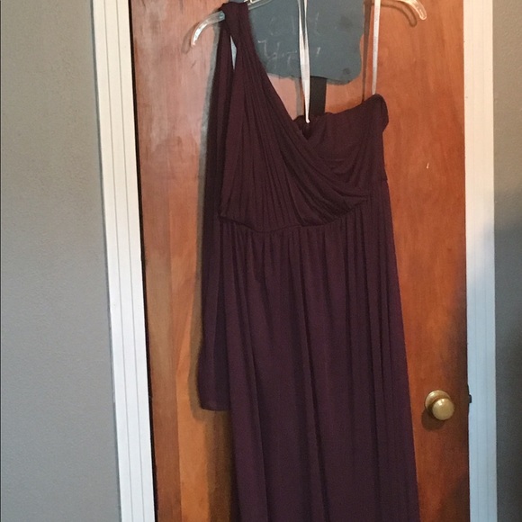 Elegant Plum Dress - Picture 3 of 3