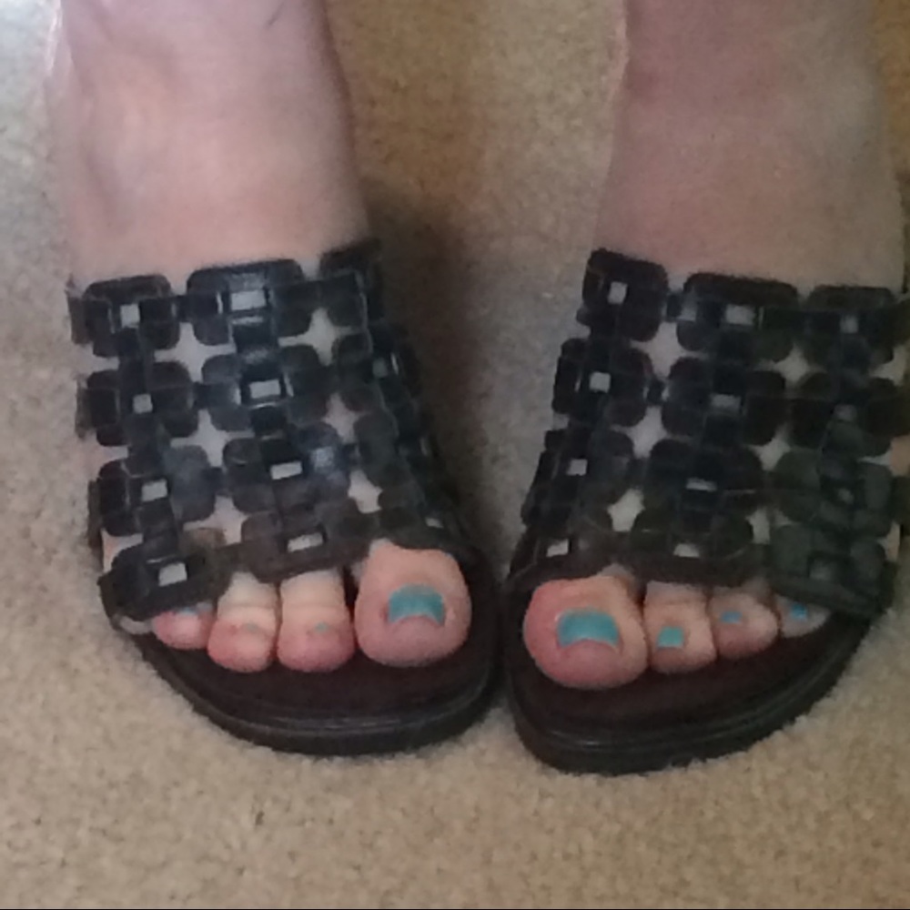 Squares design brown sandals Mootsies Tootsies