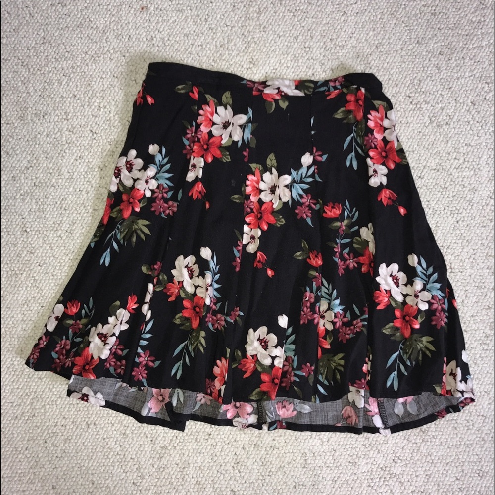 hollister flower skirt