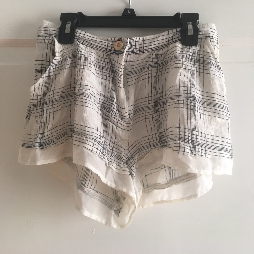White Plaid Print Horta With Pockets