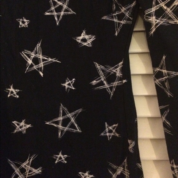Forever 21 Black & White Star Dress - Picture 3 of 3
