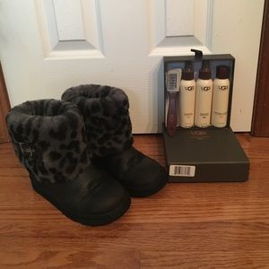 Black Leather Ugg Boots with Care Kit