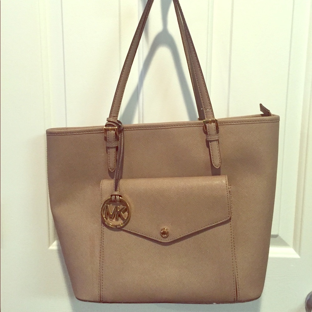 Michael Kors Jet Set Pocket Large Tote.