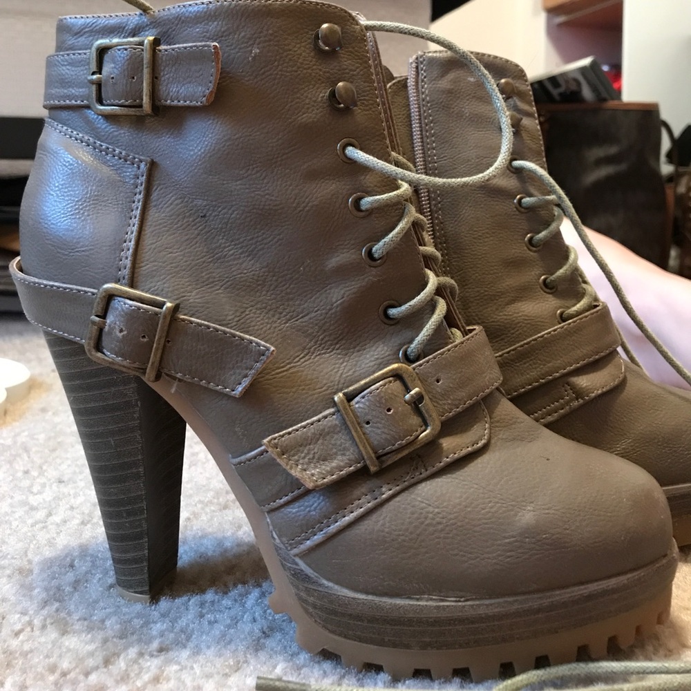 Heeled boots ❤️