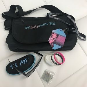 Taylor Swift The 1989 World Tour Bag & Misc Items