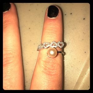 Sterling silver pearl ring 💍