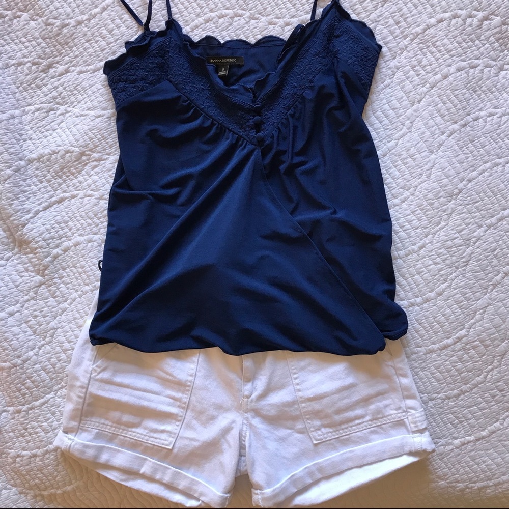 Banana Republic Women's Blue Top. Small.