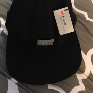 Icny sport reflective cap! Brand new in package.