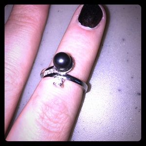 Black pearl ring