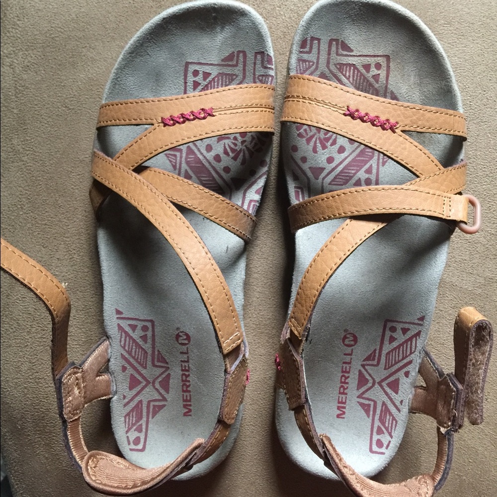 SOLD!!!!!!!!!     Merrill tan sandals