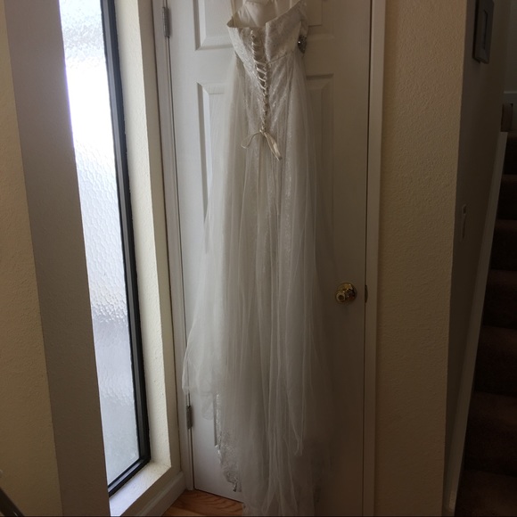 Wedding Gown/ Dress - Picture 3 of 8