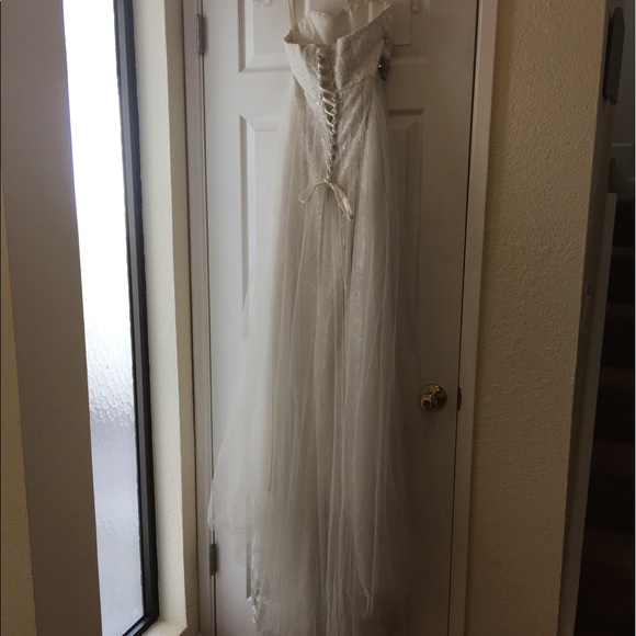 Wedding Gown/ Dress - Picture 4 of 8