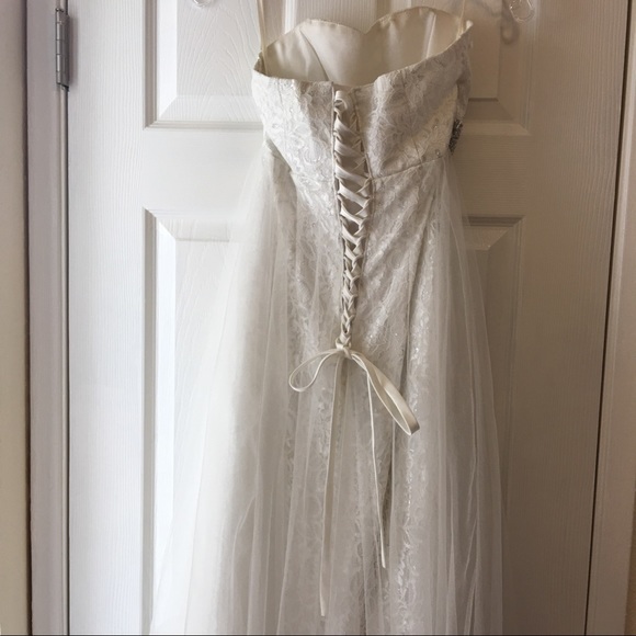 Wedding Gown/ Dress - Picture 5 of 8