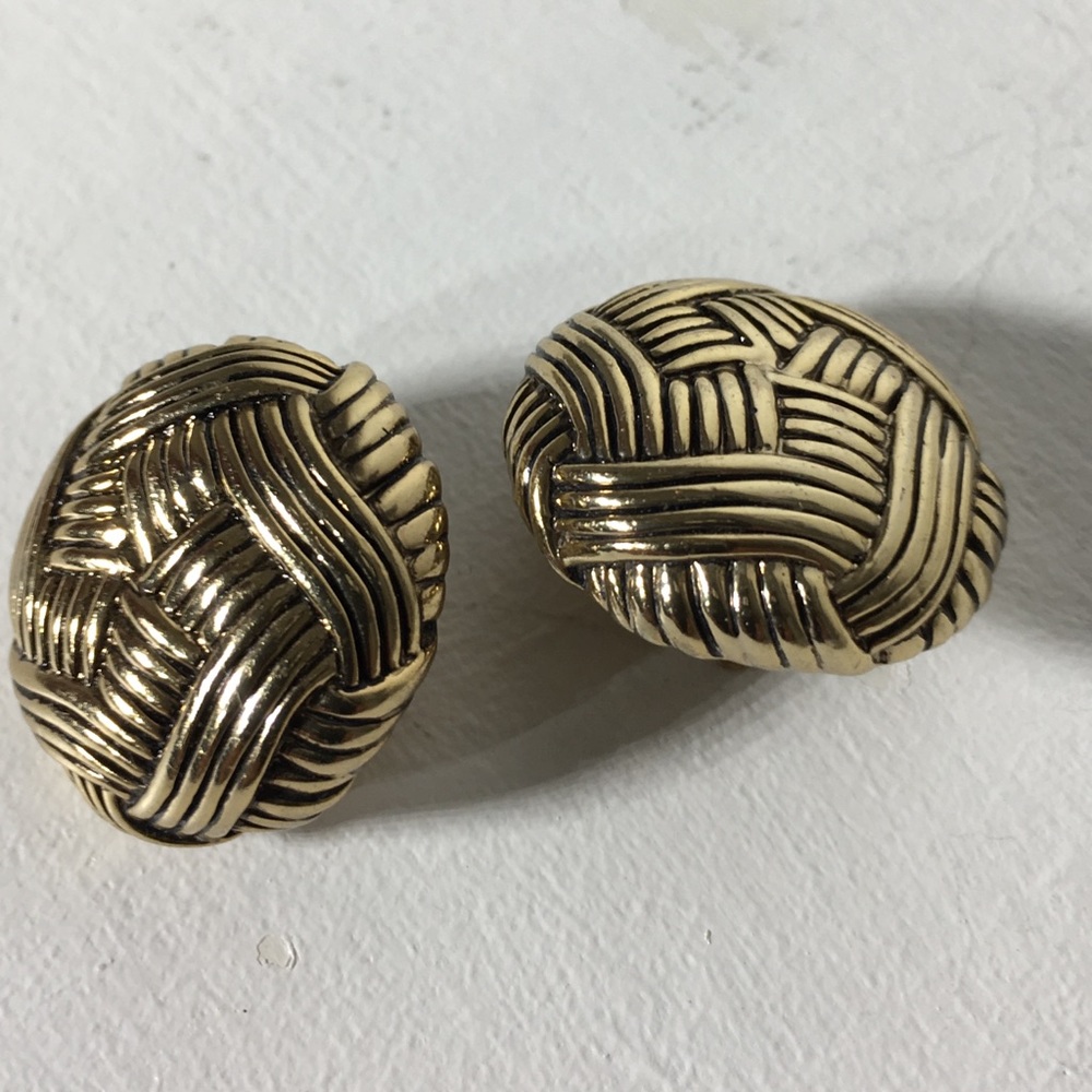 Vintage Oscar de la Renta Gold Tone Earrings