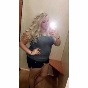 Meet your Posher, Emileigh