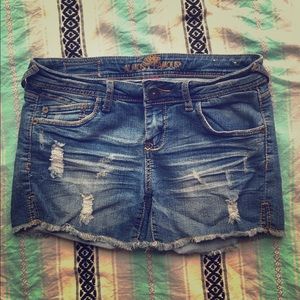 Almost Famous denim shorts.