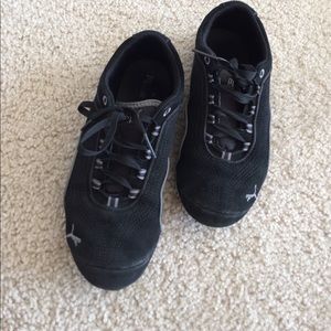 Puma black suede flat shoes