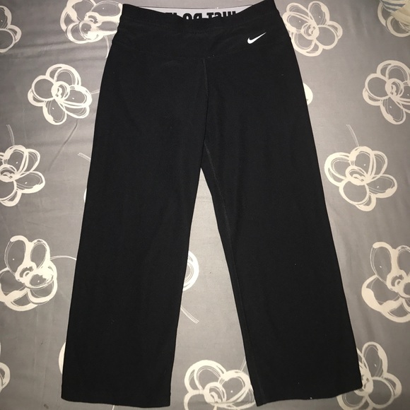 Nike Pro Capris - Picture 1 of 3