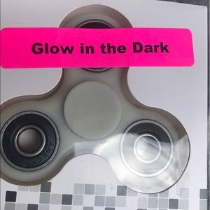 Glow in the dark fidget spinner