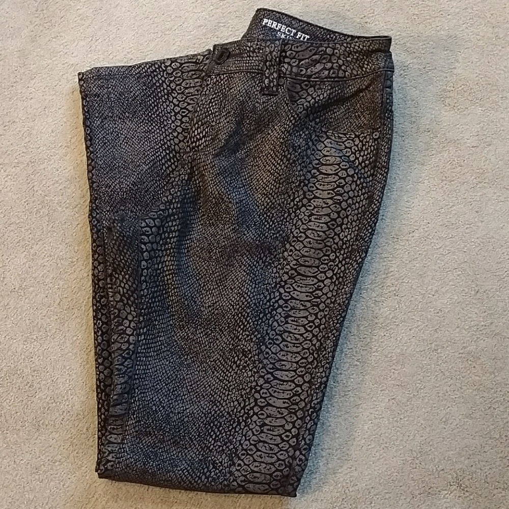 Snakeskin patterned jeans by Lee, size 6